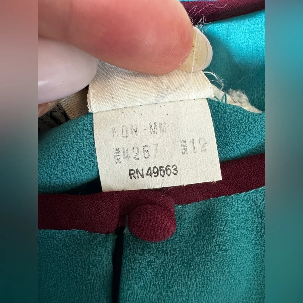 Victor Costa 70’s Turquoise Long Sleeve Pleated Dress Size 12. K-34